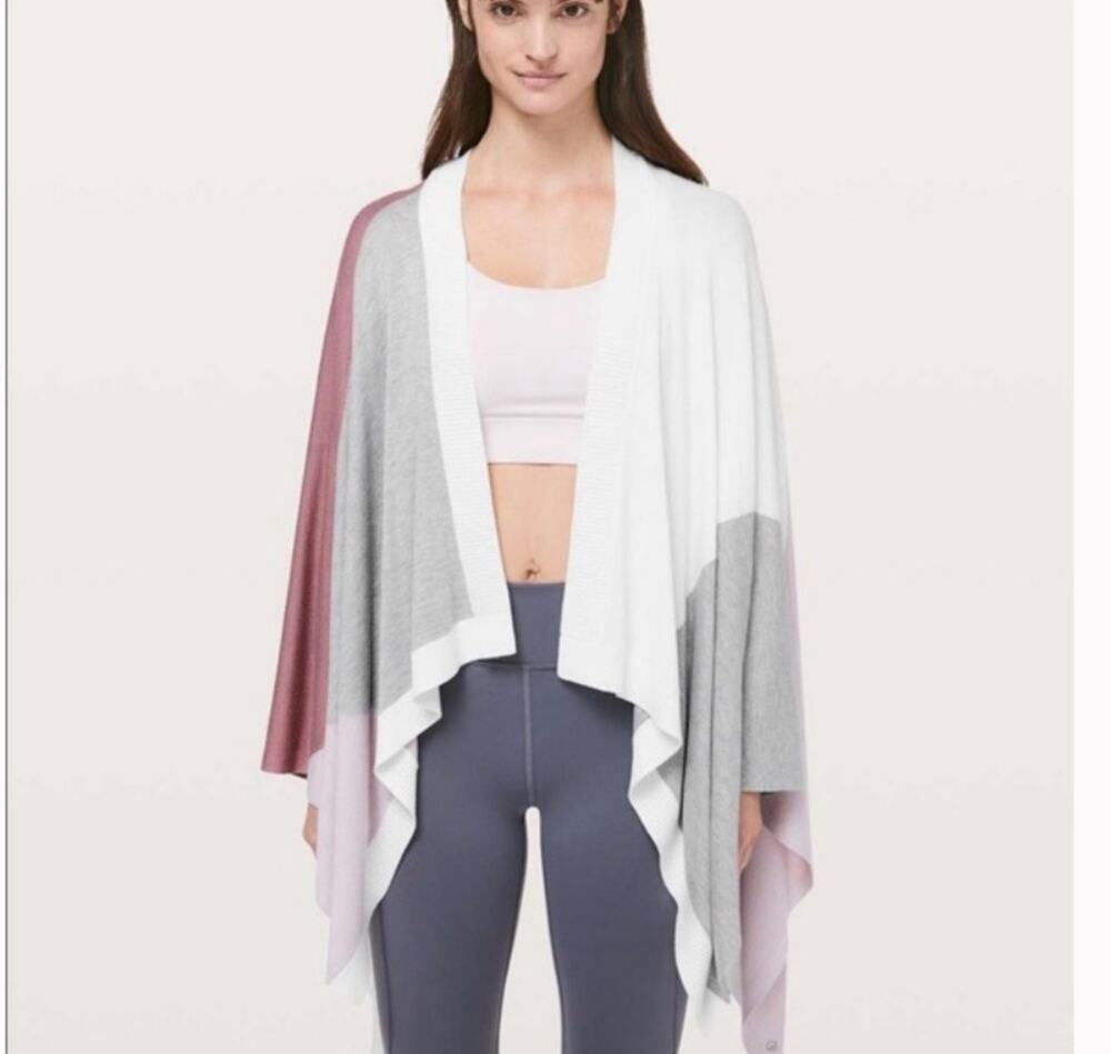Lululemon Hatha Wrap in Quicksand, Misty Pink Filver Fox, Alpine White Preowned